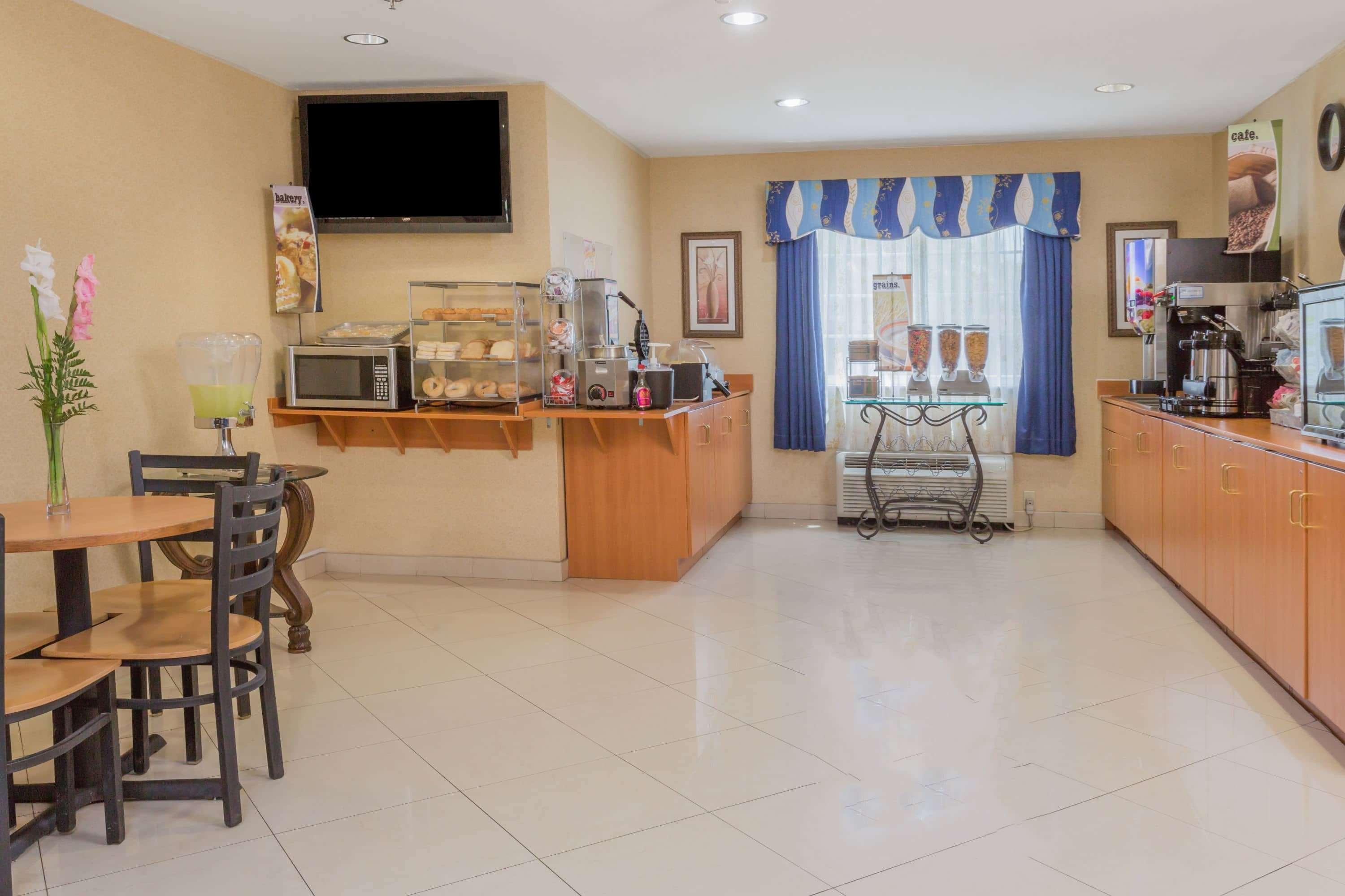 Microtel Inn & Suites By Wyndham Kingsland Naval Base I-95 Kültér fotó
